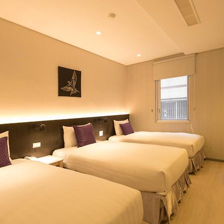 Just Enjoy Business Hotel Тайнан Екстериор снимка