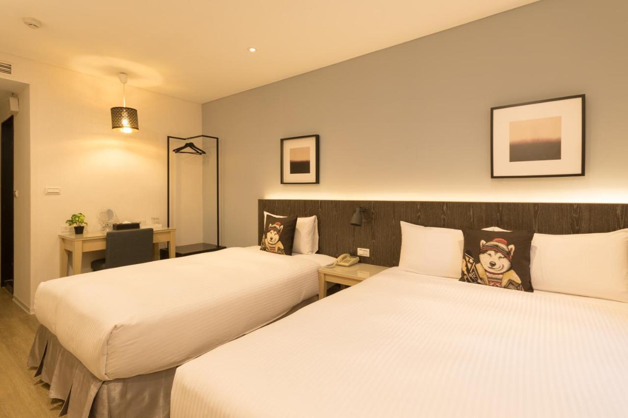 Just Enjoy Business Hotel Тайнан Екстериор снимка