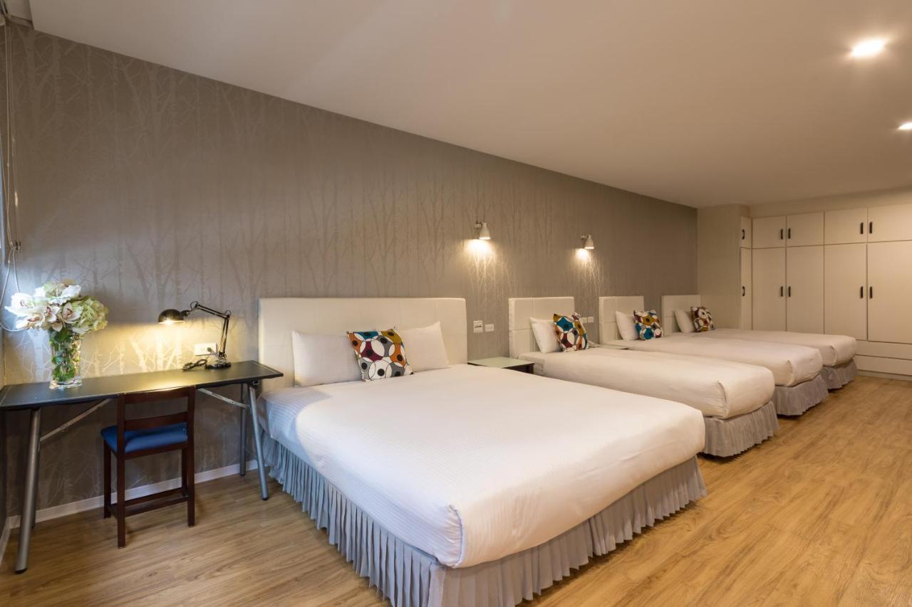 Just Enjoy Business Hotel Тайнан Екстериор снимка