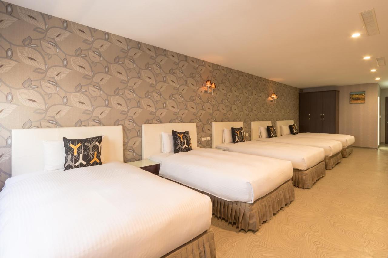 Just Enjoy Business Hotel Тайнан Екстериор снимка