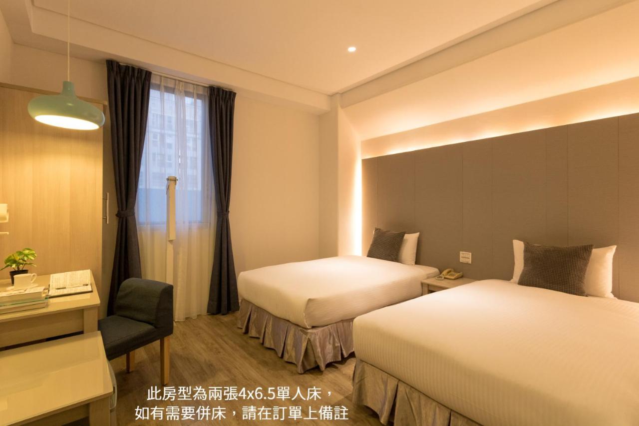 Just Enjoy Business Hotel Тайнан Екстериор снимка