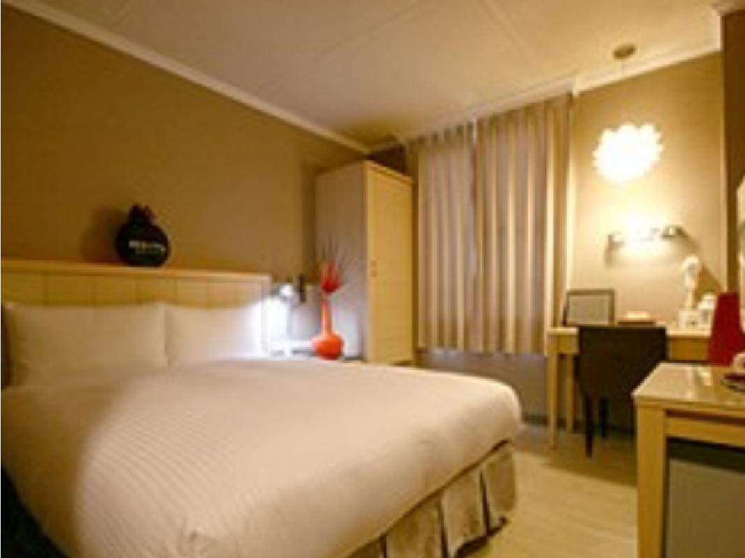 Just Enjoy Business Hotel Тайнан Екстериор снимка