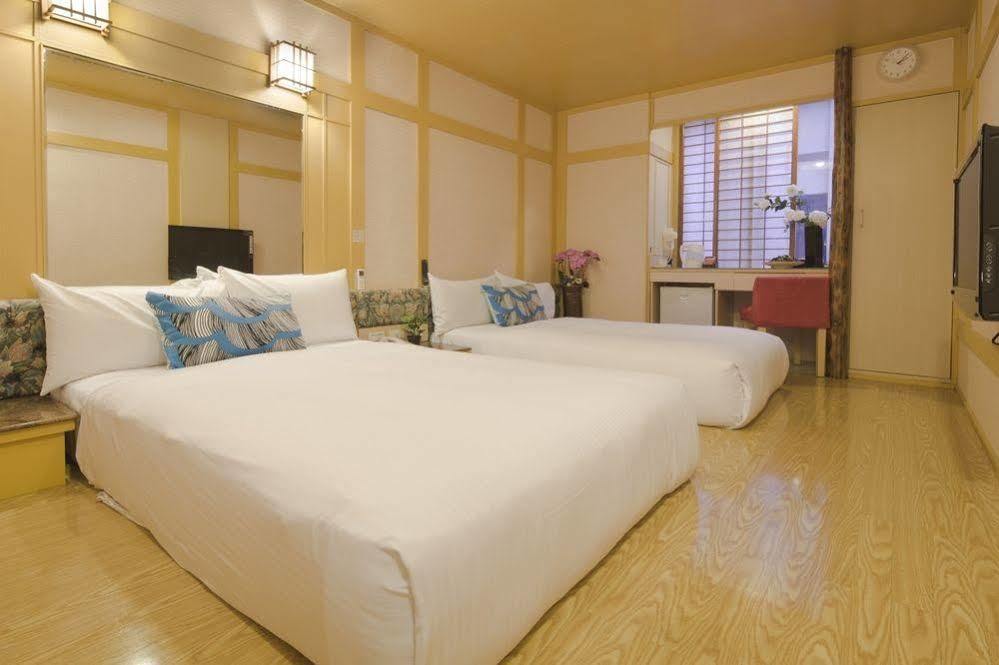 Just Enjoy Business Hotel Тайнан Екстериор снимка
