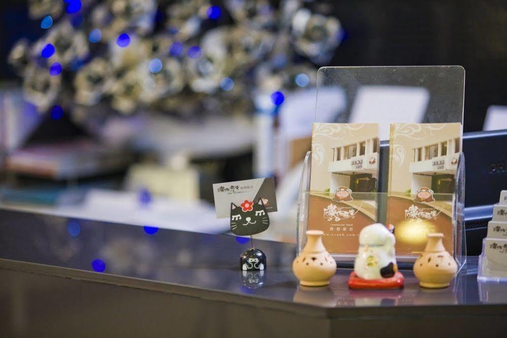 Just Enjoy Business Hotel Тайнан Екстериор снимка