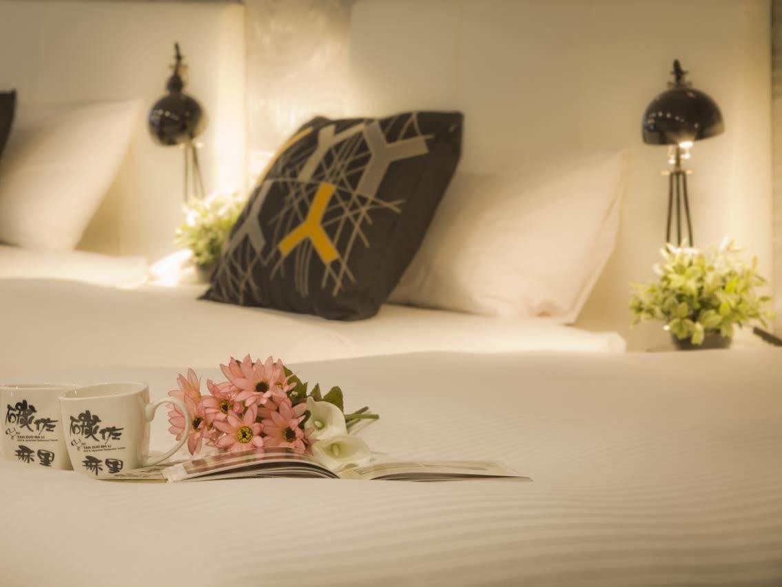 Just Enjoy Business Hotel Тайнан Екстериор снимка